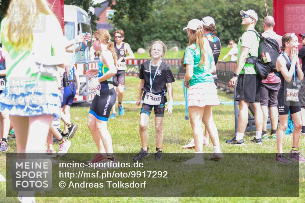 21.06.2026 - 29. Vierlanden-Triathlon Andreas Tolksdorf http://msf.ph/oto/9917292 21.06.2026 15:09:02 Ziel 1254 meine-sportfotos.de