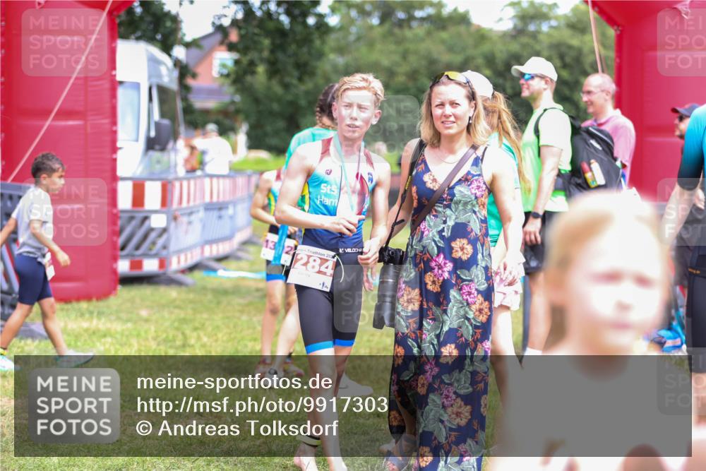 21.06.2026 - 29. Vierlanden-Triathlon Andreas Tolksdorf http://msf.ph/oto/9917303 21.06.2026 15:09:20 Ziel 1302 meine-sportfotos.de