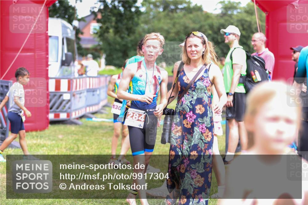 21.06.2026 - 29. Vierlanden-Triathlon Andreas Tolksdorf http://msf.ph/oto/9917304 21.06.2026 15:09:20 Ziel 1302 meine-sportfotos.de
