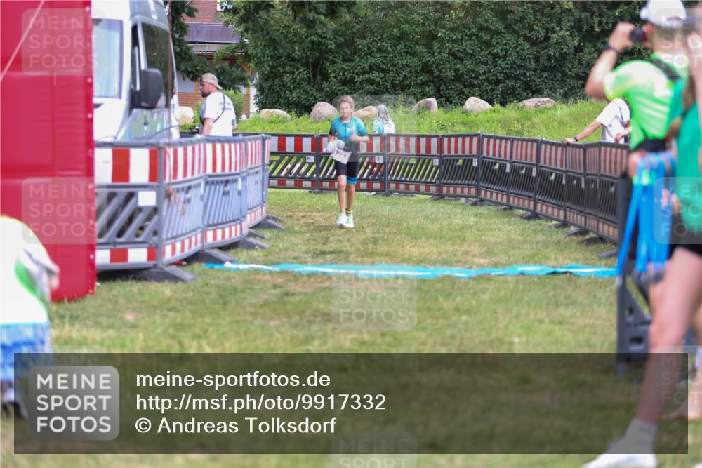 21.06.2026 - 29. Vierlanden-Triathlon Andreas Tolksdorf http://msf.ph/oto/9917332 21.06.2026 15:10:09 Ziel 1282 meine-sportfotos.de