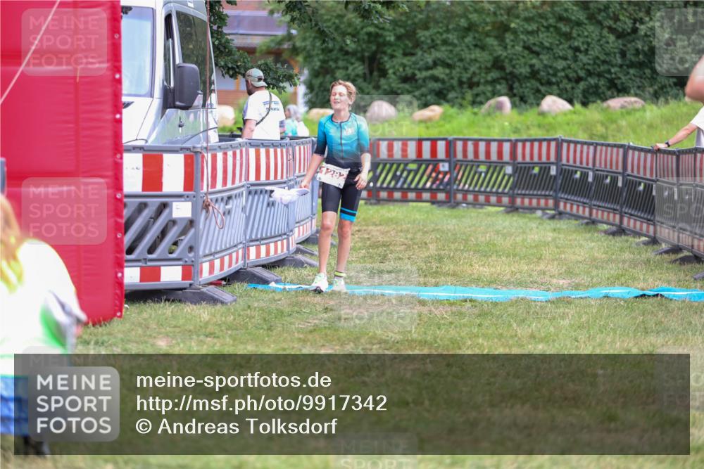 21.06.2026 - 29. Vierlanden-Triathlon Andreas Tolksdorf http://msf.ph/oto/9917342 21.06.2026 15:10:12 Ziel 1282 meine-sportfotos.de