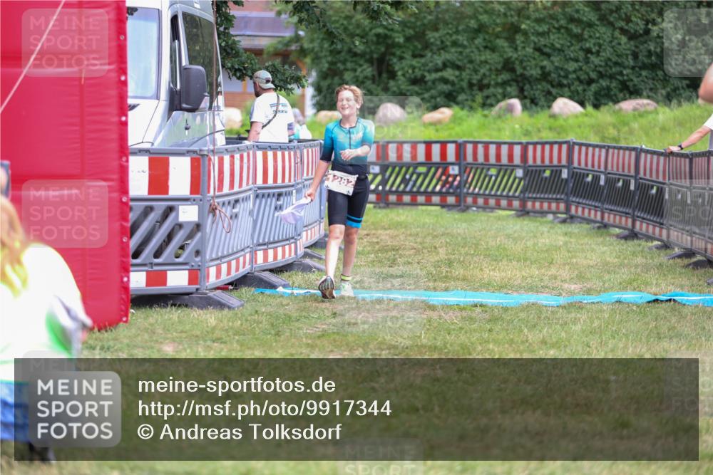 21.06.2026 - 29. Vierlanden-Triathlon Andreas Tolksdorf http://msf.ph/oto/9917344 21.06.2026 15:10:12 Ziel 1282 meine-sportfotos.de