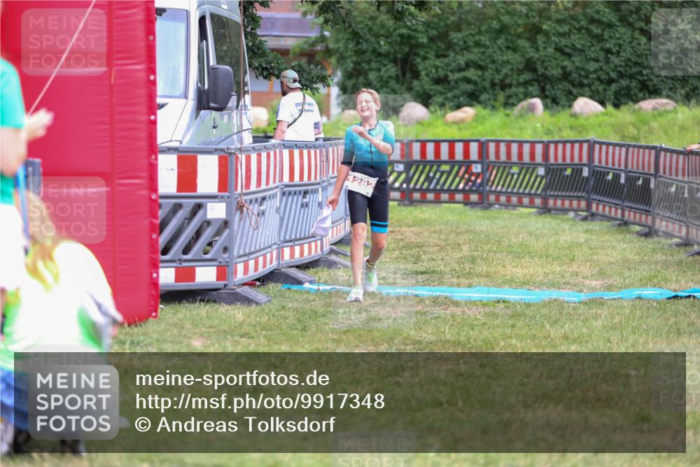 21.06.2026 - 29. Vierlanden-Triathlon Andreas Tolksdorf http://msf.ph/oto/9917348 21.06.2026 15:10:12 Ziel 1282 meine-sportfotos.de