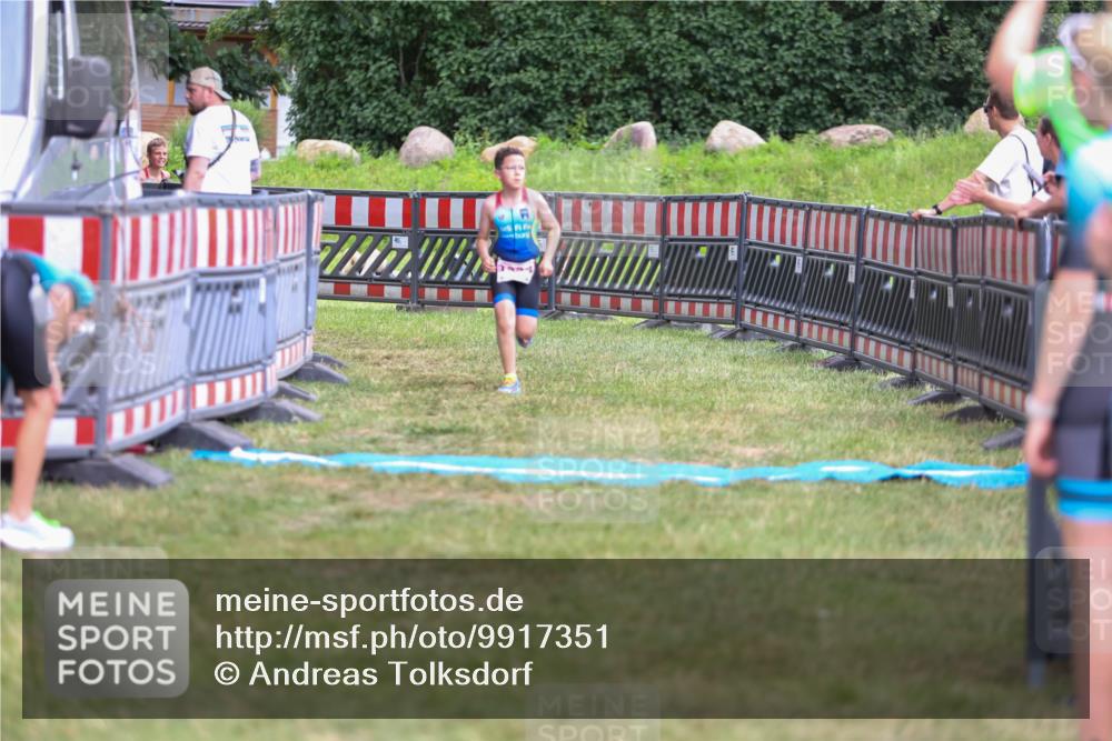 21.06.2026 - 29. Vierlanden-Triathlon Andreas Tolksdorf http://msf.ph/oto/9917351 21.06.2026 15:10:21 Ziel 1287, 1334 meine-sportfotos.de
