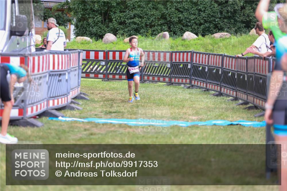 21.06.2026 - 29. Vierlanden-Triathlon Andreas Tolksdorf http://msf.ph/oto/9917353 21.06.2026 15:10:21 Ziel 1287, 1334 meine-sportfotos.de