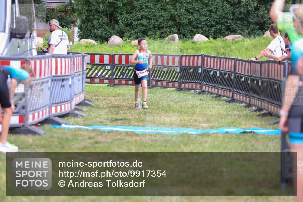 21.06.2026 - 29. Vierlanden-Triathlon Andreas Tolksdorf http://msf.ph/oto/9917354 21.06.2026 15:10:21 Ziel 1287, 1334 meine-sportfotos.de