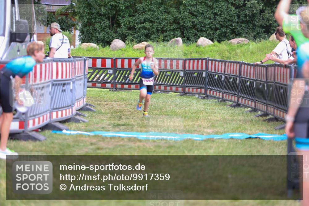 21.06.2026 - 29. Vierlanden-Triathlon Andreas Tolksdorf http://msf.ph/oto/9917359 21.06.2026 15:10:21 Ziel 1287, 1334 meine-sportfotos.de
