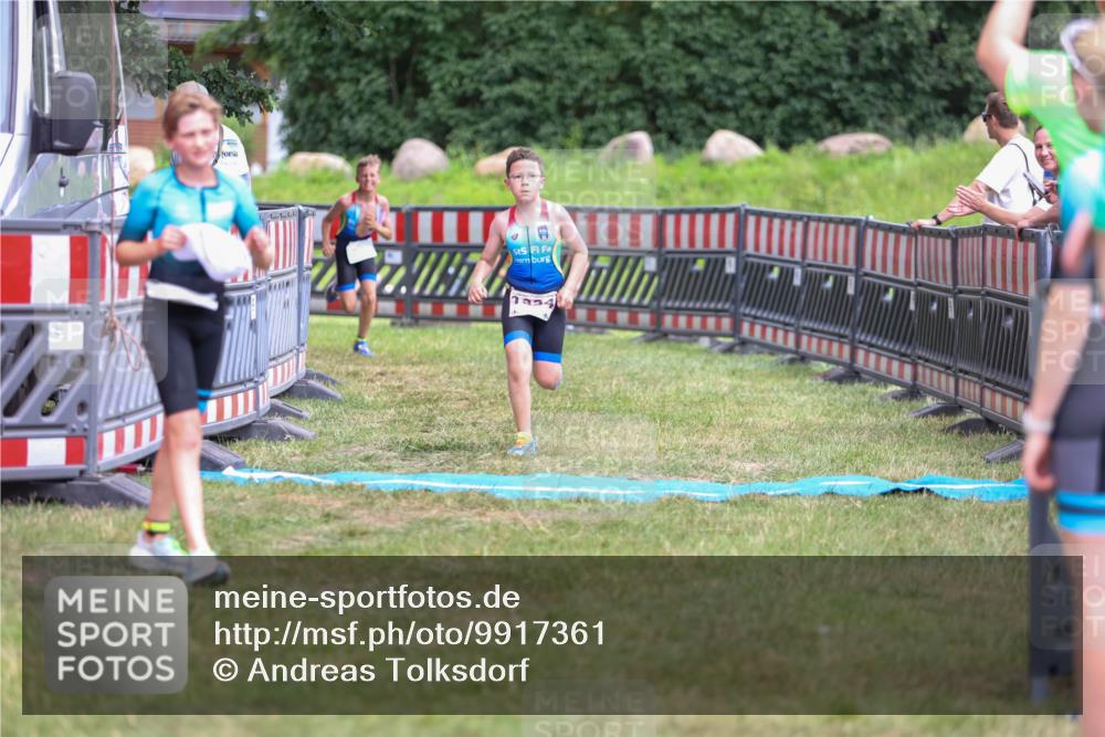 21.06.2026 - 29. Vierlanden-Triathlon Andreas Tolksdorf http://msf.ph/oto/9917361 21.06.2026 15:10:22 Ziel 1287, 1334 meine-sportfotos.de
