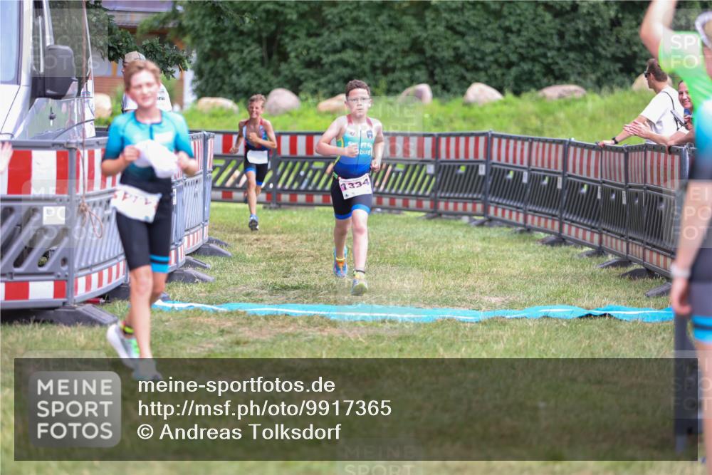 21.06.2026 - 29. Vierlanden-Triathlon Andreas Tolksdorf http://msf.ph/oto/9917365 21.06.2026 15:10:22 Ziel 1287, 1334 meine-sportfotos.de