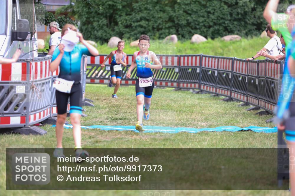 21.06.2026 - 29. Vierlanden-Triathlon Andreas Tolksdorf http://msf.ph/oto/9917373 21.06.2026 15:10:22 Ziel 1287, 1334 meine-sportfotos.de