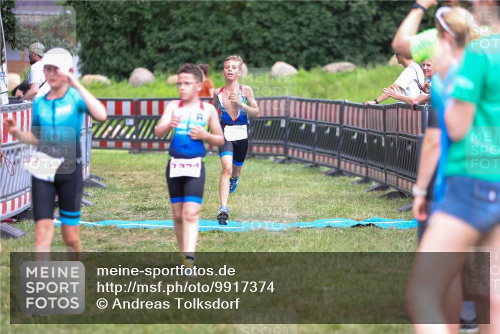 21.06.2026 - 29. Vierlanden-Triathlon Andreas Tolksdorf http://msf.ph/oto/9917374 21.06.2026 15:10:24 Ziel 1287, 1334 meine-sportfotos.de