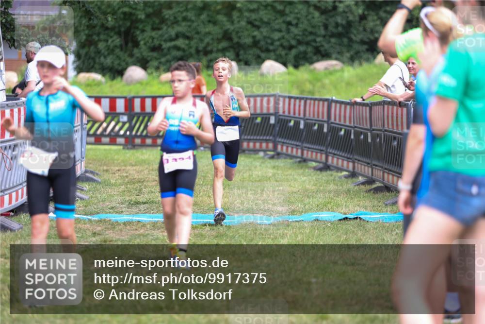 21.06.2026 - 29. Vierlanden-Triathlon Andreas Tolksdorf http://msf.ph/oto/9917375 21.06.2026 15:10:25 Ziel 1287, 1334 meine-sportfotos.de
