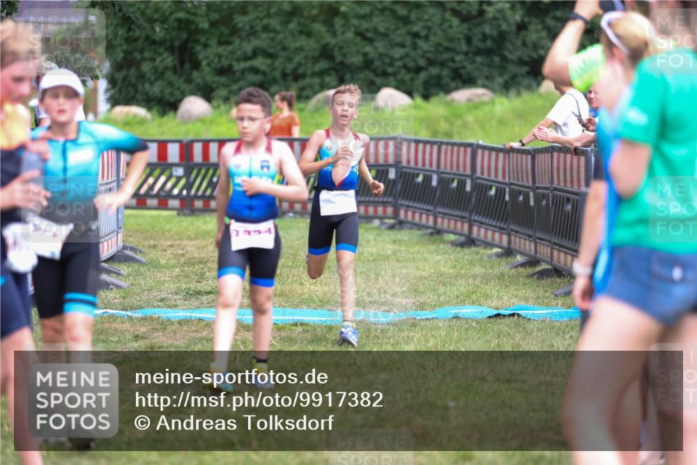 21.06.2026 - 29. Vierlanden-Triathlon Andreas Tolksdorf http://msf.ph/oto/9917382 21.06.2026 15:10:25 Ziel 1287, 1334 meine-sportfotos.de