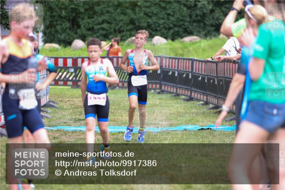 21.06.2026 - 29. Vierlanden-Triathlon Andreas Tolksdorf http://msf.ph/oto/9917386 21.06.2026 15:10:25 Ziel 1287, 1334 meine-sportfotos.de