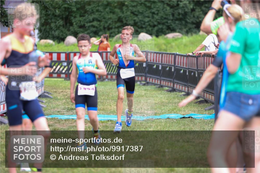 21.06.2026 - 29. Vierlanden-Triathlon Andreas Tolksdorf http://msf.ph/oto/9917387 21.06.2026 15:10:25 Ziel 1287, 1334 meine-sportfotos.de