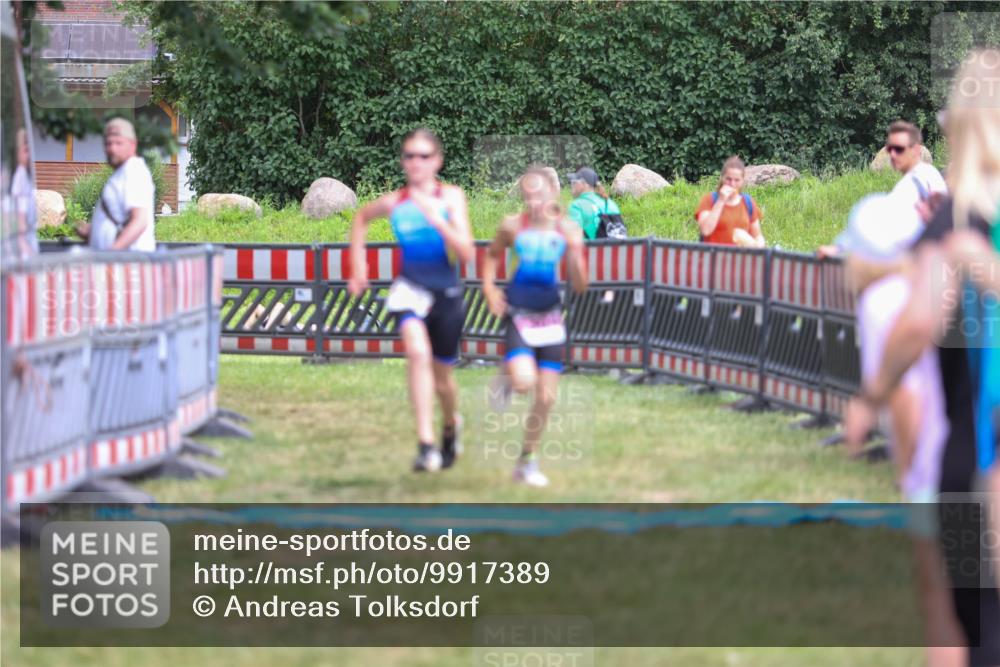 21.06.2026 - 29. Vierlanden-Triathlon Andreas Tolksdorf http://msf.ph/oto/9917389 21.06.2026 15:10:43 Ziel 1233, 1267, 1273, 1304, 1305 meine-sportfotos.de