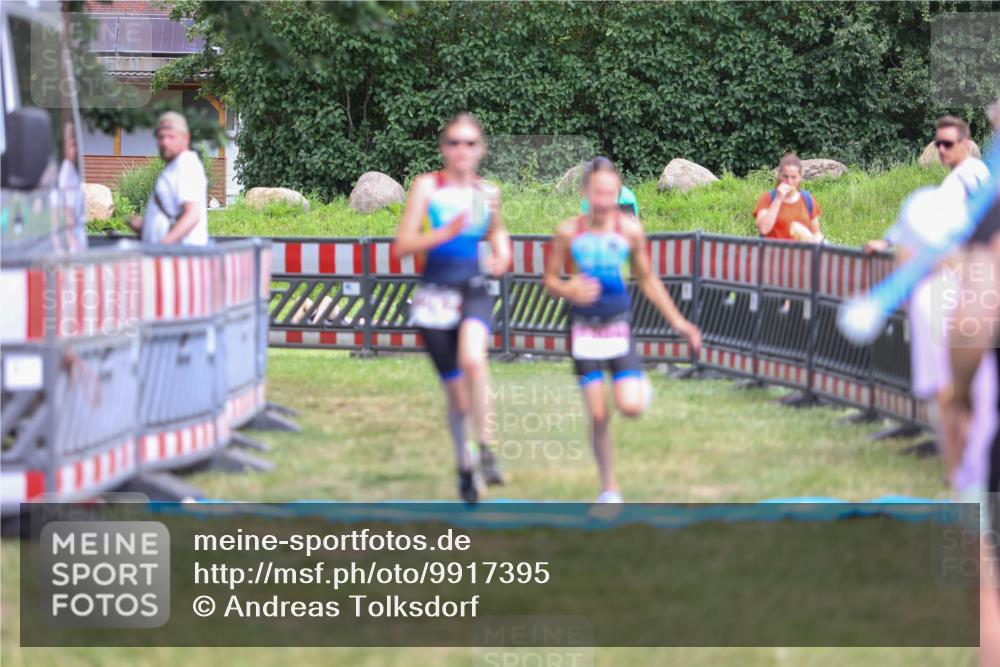 21.06.2026 - 29. Vierlanden-Triathlon Andreas Tolksdorf http://msf.ph/oto/9917395 21.06.2026 15:10:43 Ziel 1233, 1267, 1273, 1304, 1305 meine-sportfotos.de