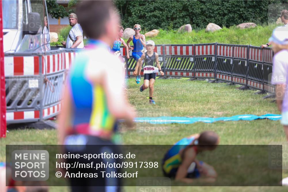 21.06.2026 - 29. Vierlanden-Triathlon Andreas Tolksdorf http://msf.ph/oto/9917398 21.06.2026 15:10:48 Ziel 1233, 1267, 1273, 1304, 1305, 1311, 1321 meine-sportfotos.de