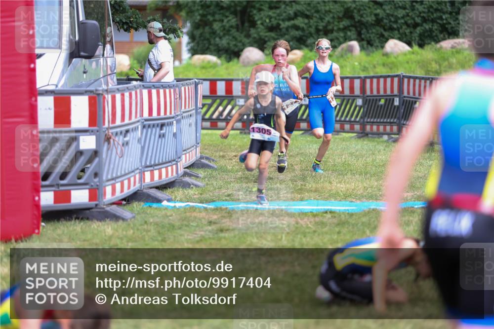 21.06.2026 - 29. Vierlanden-Triathlon Andreas Tolksdorf http://msf.ph/oto/9917404 21.06.2026 15:10:50 Ziel 1233, 1273, 1305, 1311, 1321 meine-sportfotos.de