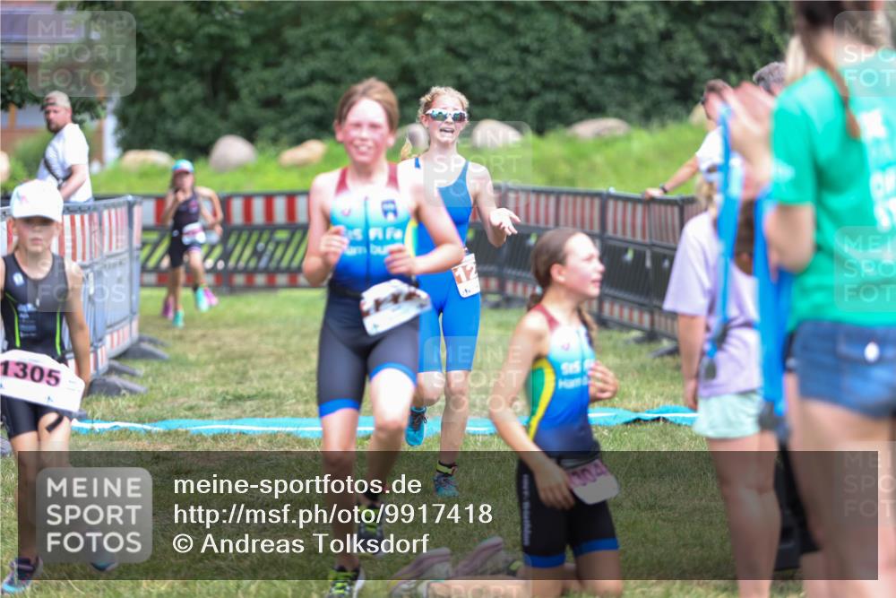 21.06.2026 - 29. Vierlanden-Triathlon Andreas Tolksdorf http://msf.ph/oto/9917418 21.06.2026 15:10:52 Ziel 1233, 1273, 1305, 1311, 1321 meine-sportfotos.de