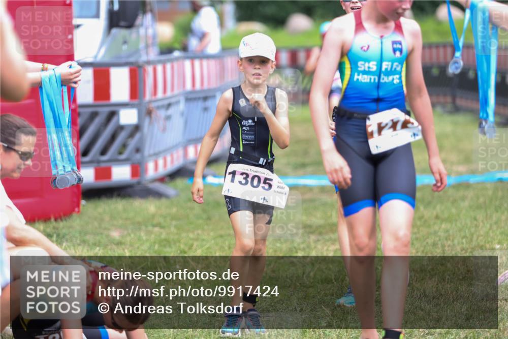 21.06.2026 - 29. Vierlanden-Triathlon Andreas Tolksdorf http://msf.ph/oto/9917424 21.06.2026 15:10:54 Ziel 1233, 1273, 1305, 1311, 1321 meine-sportfotos.de