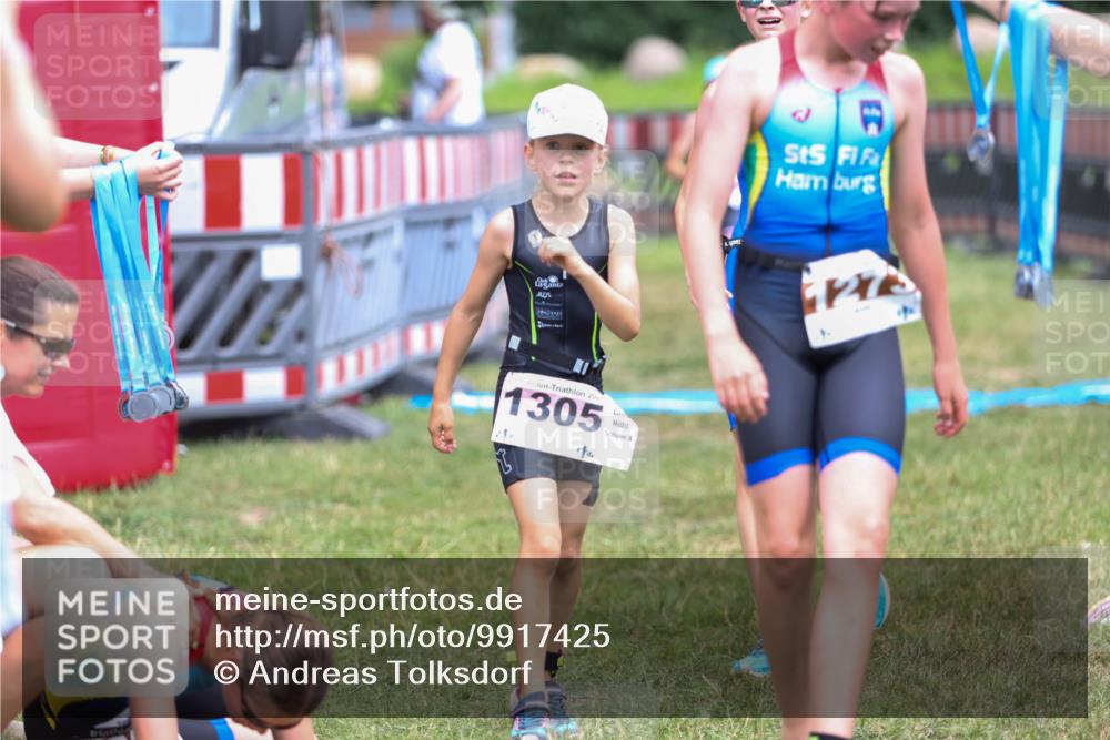 21.06.2026 - 29. Vierlanden-Triathlon Andreas Tolksdorf http://msf.ph/oto/9917425 21.06.2026 15:10:54 Ziel 1233, 1273, 1305, 1311, 1321 meine-sportfotos.de