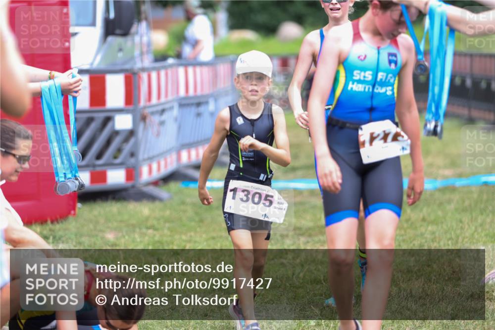 21.06.2026 - 29. Vierlanden-Triathlon Andreas Tolksdorf http://msf.ph/oto/9917427 21.06.2026 15:10:54 Ziel 1233, 1273, 1305, 1311, 1321 meine-sportfotos.de