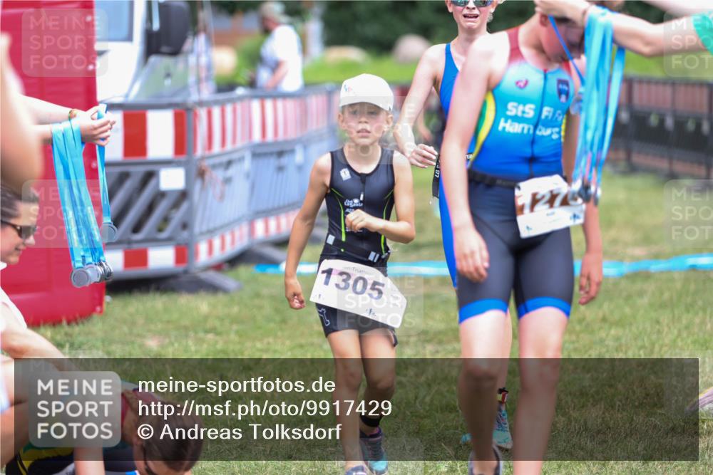 21.06.2026 - 29. Vierlanden-Triathlon Andreas Tolksdorf http://msf.ph/oto/9917429 21.06.2026 15:10:54 Ziel 1233, 1273, 1305, 1311, 1321 meine-sportfotos.de