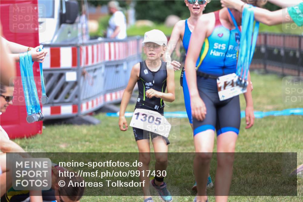 21.06.2026 - 29. Vierlanden-Triathlon Andreas Tolksdorf http://msf.ph/oto/9917430 21.06.2026 15:10:54 Ziel 1233, 1273, 1305, 1311, 1321 meine-sportfotos.de