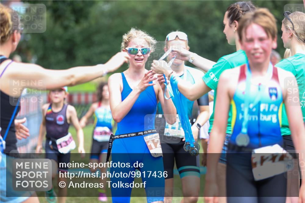 21.06.2026 - 29. Vierlanden-Triathlon Andreas Tolksdorf http://msf.ph/oto/9917436 21.06.2026 15:10:57 Ziel 1233, 1273, 1311, 1321 meine-sportfotos.de