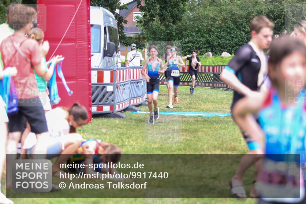 21.06.2026 - 29. Vierlanden-Triathlon Andreas Tolksdorf http://msf.ph/oto/9917440 21.06.2026 15:11:16 Ziel 1230, 1244, 1257, 1275, 1288, 1332 meine-sportfotos.de