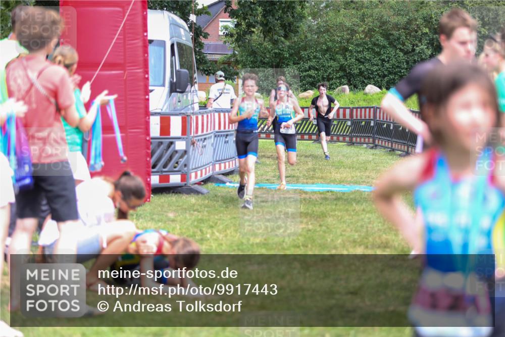 21.06.2026 - 29. Vierlanden-Triathlon Andreas Tolksdorf http://msf.ph/oto/9917443 21.06.2026 15:11:16 Ziel 1230, 1244, 1257, 1275, 1288, 1332 meine-sportfotos.de