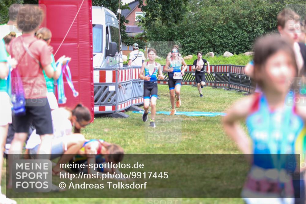 21.06.2026 - 29. Vierlanden-Triathlon Andreas Tolksdorf http://msf.ph/oto/9917445 21.06.2026 15:11:16 Ziel 1230, 1244, 1257, 1275, 1288, 1332 meine-sportfotos.de
