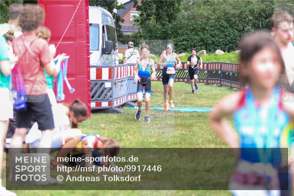 21.06.2026 - 29. Vierlanden-Triathlon Andreas Tolksdorf http://msf.ph/oto/9917446 21.06.2026 15:11:16 Ziel 1230, 1244, 1257, 1275, 1288, 1332 meine-sportfotos.de