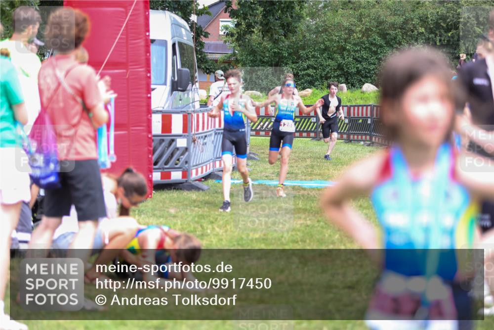 21.06.2026 - 29. Vierlanden-Triathlon Andreas Tolksdorf http://msf.ph/oto/9917450 21.06.2026 15:11:16 Ziel 1230, 1244, 1257, 1275, 1288, 1332 meine-sportfotos.de