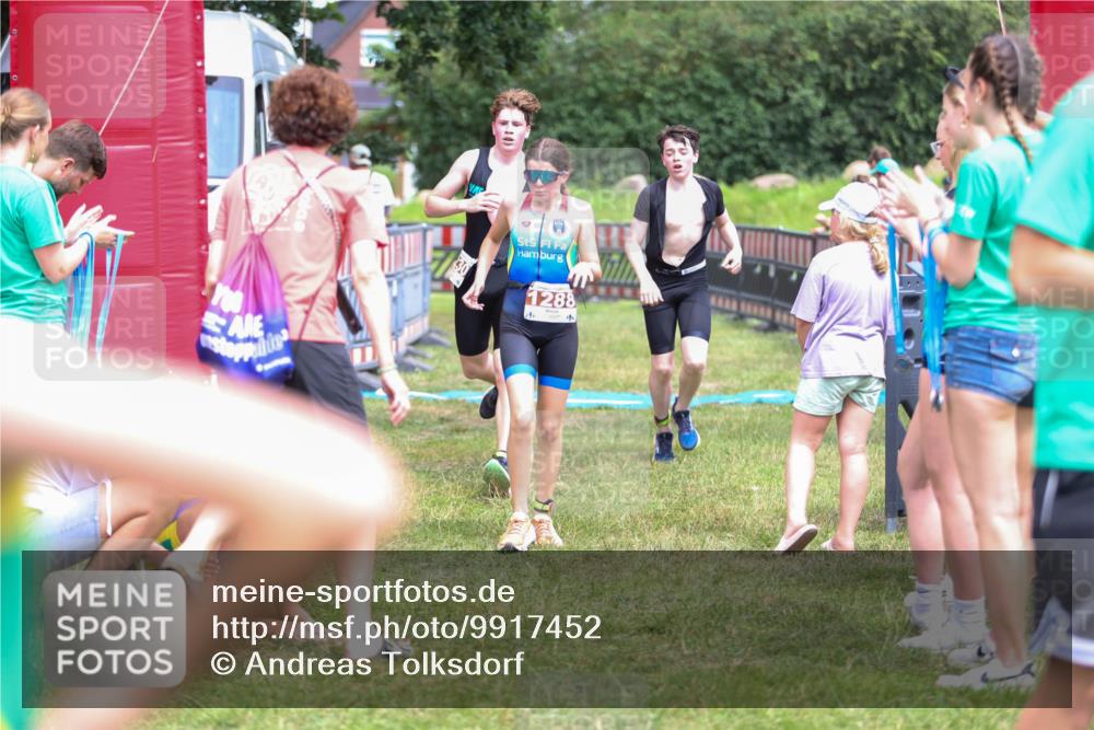 21.06.2026 - 29. Vierlanden-Triathlon Andreas Tolksdorf http://msf.ph/oto/9917452 21.06.2026 15:11:19 Ziel 1230, 1244, 1257, 1275, 1288, 1332 meine-sportfotos.de
