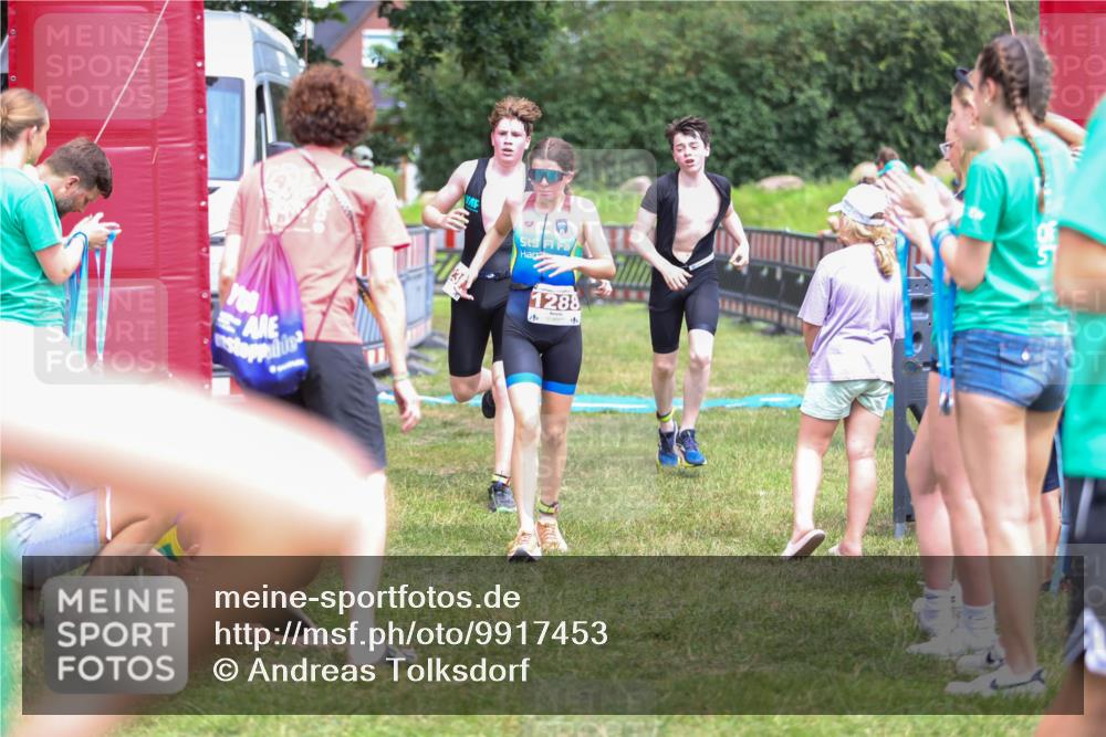 21.06.2026 - 29. Vierlanden-Triathlon Andreas Tolksdorf http://msf.ph/oto/9917453 21.06.2026 15:11:19 Ziel 1230, 1244, 1257, 1275, 1288, 1332 meine-sportfotos.de