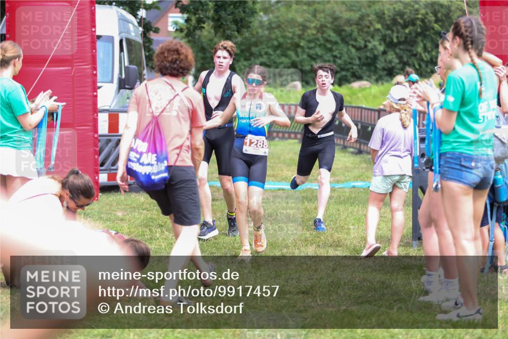 21.06.2026 - 29. Vierlanden-Triathlon Andreas Tolksdorf http://msf.ph/oto/9917457 21.06.2026 15:11:19 Ziel 1230, 1244, 1257, 1275, 1288, 1332 meine-sportfotos.de