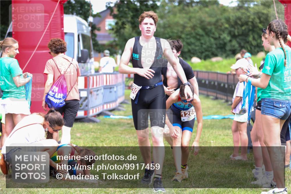 21.06.2026 - 29. Vierlanden-Triathlon Andreas Tolksdorf http://msf.ph/oto/9917459 21.06.2026 15:11:21 Ziel 1230, 1244, 1257, 1275, 1288, 1317, 1332 meine-sportfotos.de