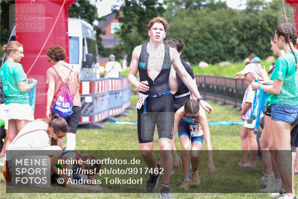 21.06.2026 - 29. Vierlanden-Triathlon Andreas Tolksdorf http://msf.ph/oto/9917462 21.06.2026 15:11:21 Ziel 1230, 1244, 1257, 1275, 1288, 1317, 1332 meine-sportfotos.de