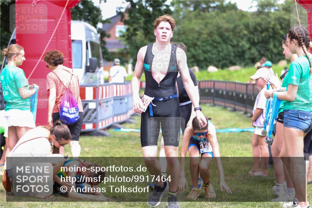 21.06.2026 - 29. Vierlanden-Triathlon Andreas Tolksdorf http://msf.ph/oto/9917464 21.06.2026 15:11:21 Ziel 1230, 1244, 1257, 1275, 1288, 1317, 1332 meine-sportfotos.de