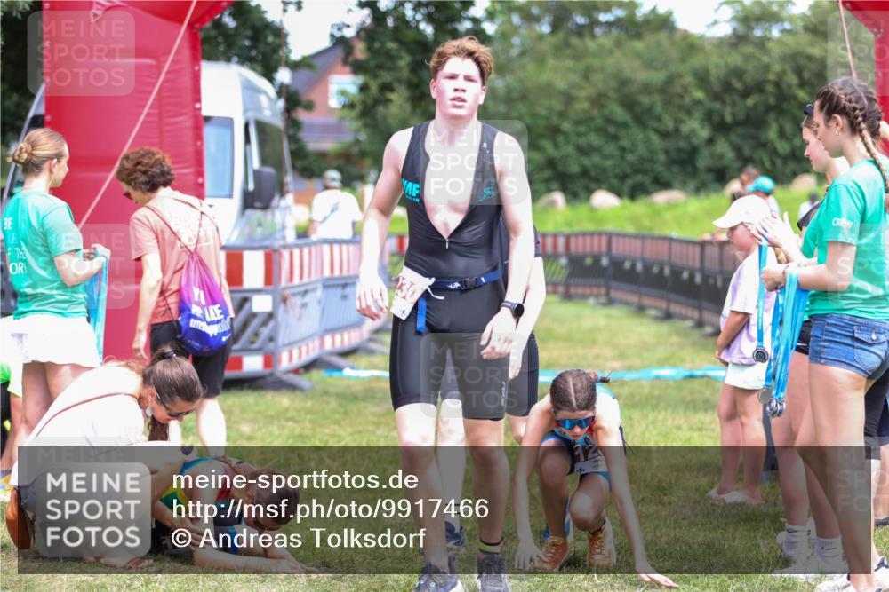21.06.2026 - 29. Vierlanden-Triathlon Andreas Tolksdorf http://msf.ph/oto/9917466 21.06.2026 15:11:21 Ziel 1230, 1244, 1257, 1275, 1288, 1317, 1332 meine-sportfotos.de