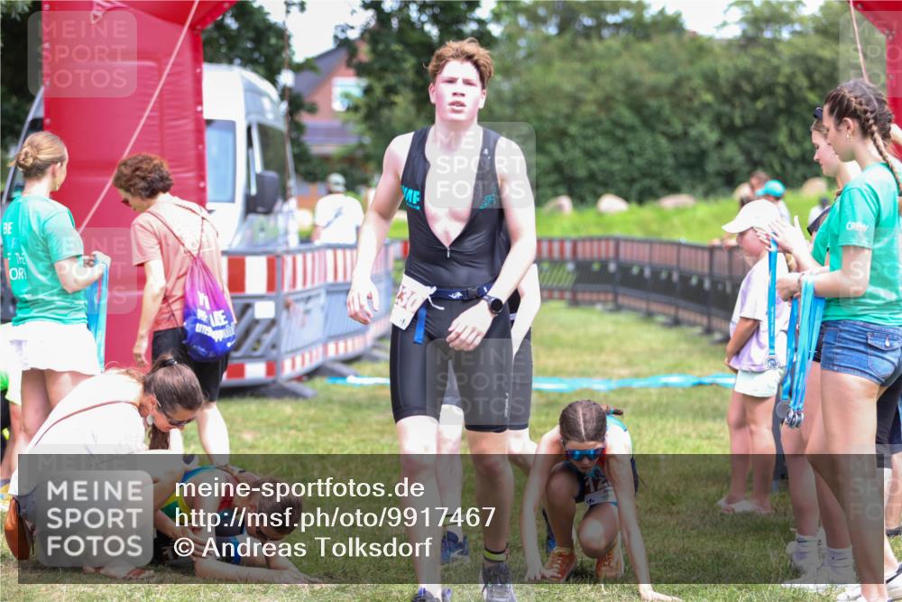 21.06.2026 - 29. Vierlanden-Triathlon Andreas Tolksdorf http://msf.ph/oto/9917467 21.06.2026 15:11:21 Ziel 1230, 1244, 1257, 1275, 1288, 1317, 1332 meine-sportfotos.de
