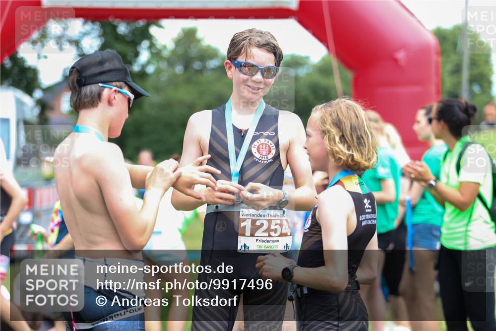 21.06.2026 - 29. Vierlanden-Triathlon Andreas Tolksdorf http://msf.ph/oto/9917496 21.06.2026 15:11:57 Ziel 1232, 1303 meine-sportfotos.de