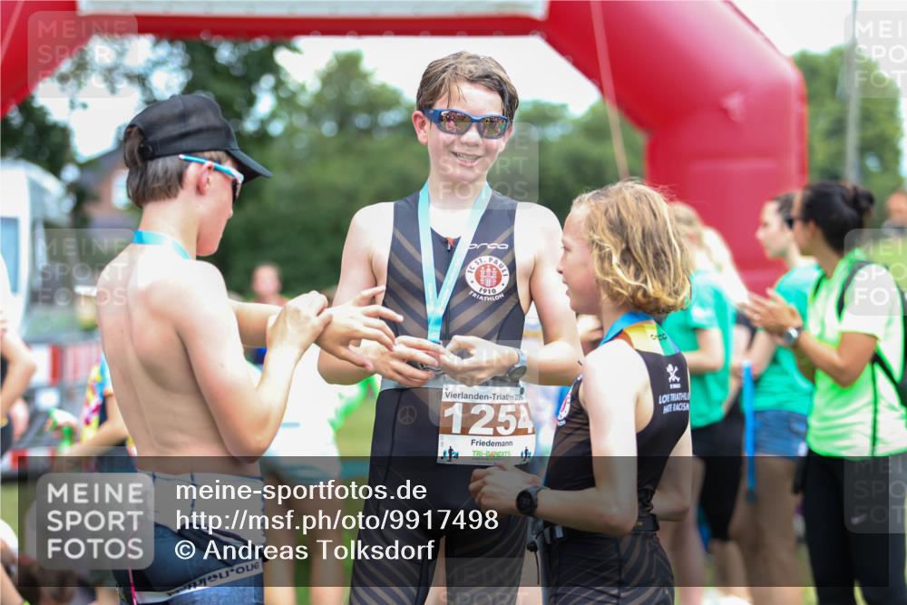 21.06.2026 - 29. Vierlanden-Triathlon Andreas Tolksdorf http://msf.ph/oto/9917498 21.06.2026 15:11:57 Ziel 1232, 1303 meine-sportfotos.de