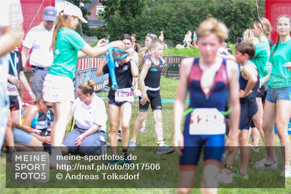 21.06.2026 - 29. Vierlanden-Triathlon Andreas Tolksdorf http://msf.ph/oto/9917506 21.06.2026 15:12:59 Ziel 1249, 1258, 1260, 1290, 1298, 1318 meine-sportfotos.de