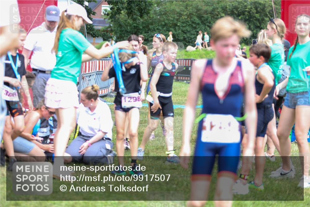 21.06.2026 - 29. Vierlanden-Triathlon Andreas Tolksdorf http://msf.ph/oto/9917507 21.06.2026 15:12:59 Ziel 1249, 1258, 1260, 1290, 1298, 1318 meine-sportfotos.de