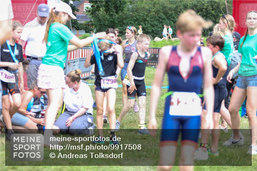 21.06.2026 - 29. Vierlanden-Triathlon Andreas Tolksdorf http://msf.ph/oto/9917508 21.06.2026 15:12:59 Ziel 1249, 1258, 1260, 1290, 1298, 1318 meine-sportfotos.de