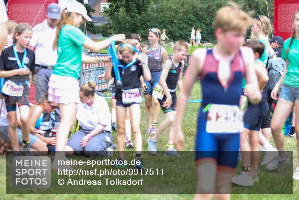 21.06.2026 - 29. Vierlanden-Triathlon Andreas Tolksdorf http://msf.ph/oto/9917511 21.06.2026 15:12:59 Ziel 1249, 1258, 1260, 1290, 1298, 1318 meine-sportfotos.de