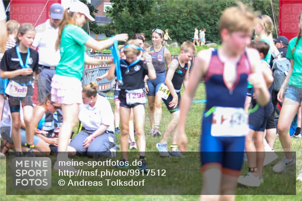 21.06.2026 - 29. Vierlanden-Triathlon Andreas Tolksdorf http://msf.ph/oto/9917512 21.06.2026 15:12:59 Ziel 1249, 1258, 1260, 1290, 1298, 1318 meine-sportfotos.de